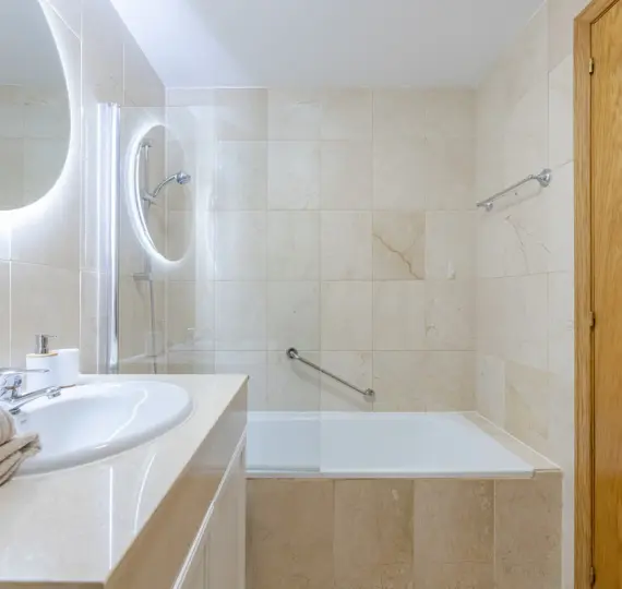 Апартаменты на первом этаже R5171143