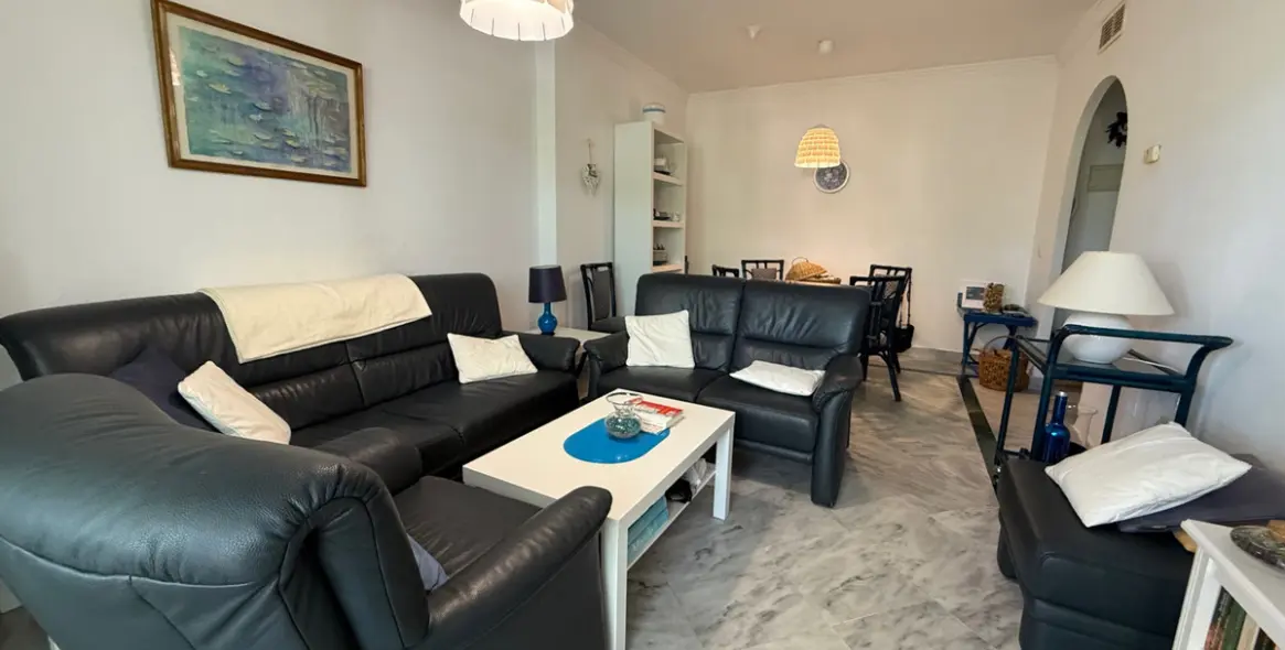 Sale of middle floor apartment in Nueva Andalucía 3