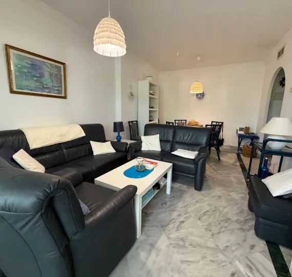 Sale of middle floor apartment in Nueva Andalucía