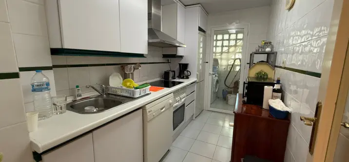 Sale of middle floor apartment in Nueva Andalucía 3