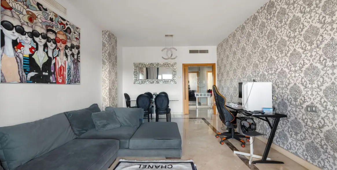 Sale of middle floor apartment in Estepona 4