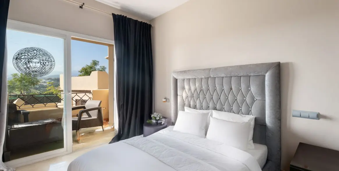 Sale of middle floor apartment in Estepona 7