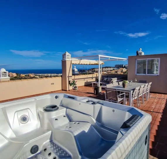Sale of penthouse in La Duquesa