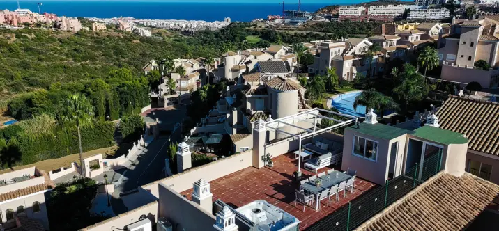 Sale of penthouse in La Duquesa 1
