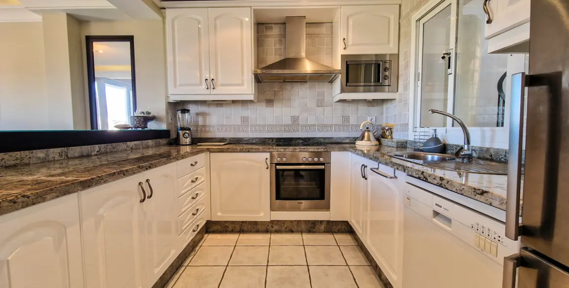 Sale of penthouse in La Duquesa 3