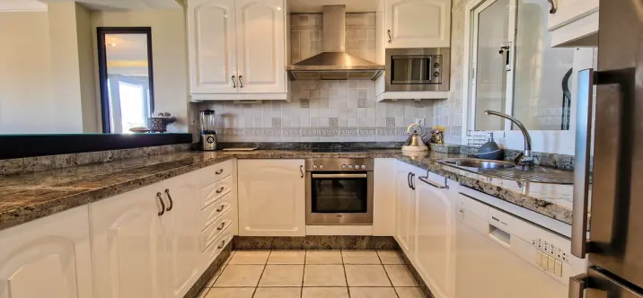 Sale of penthouse in La Duquesa 2