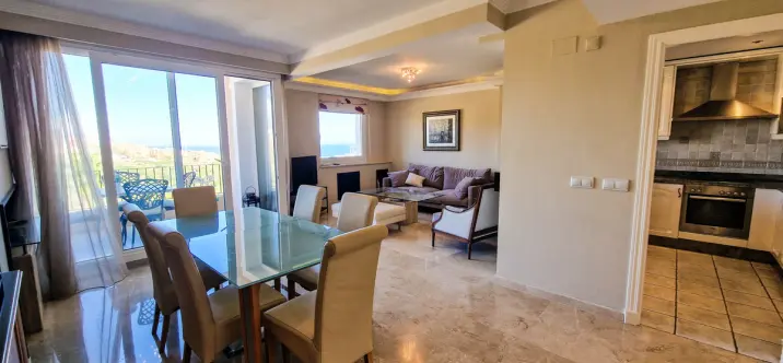 Sale of penthouse in La Duquesa 3