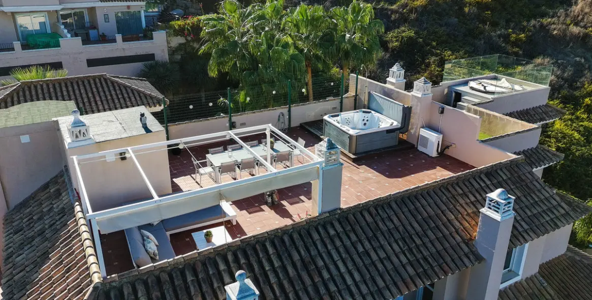 Sale of penthouse in La Duquesa 14