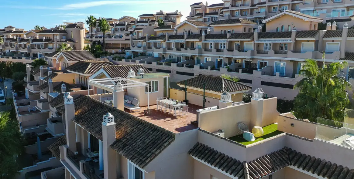 Sale of penthouse in La Duquesa 15
