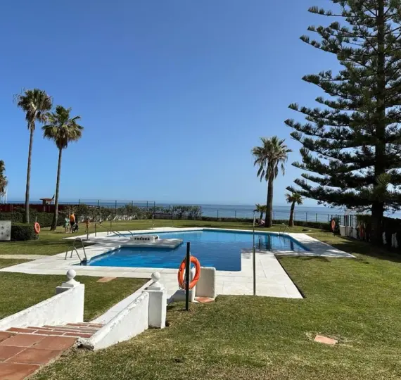 Sale of ground floor apartment in Calahonda