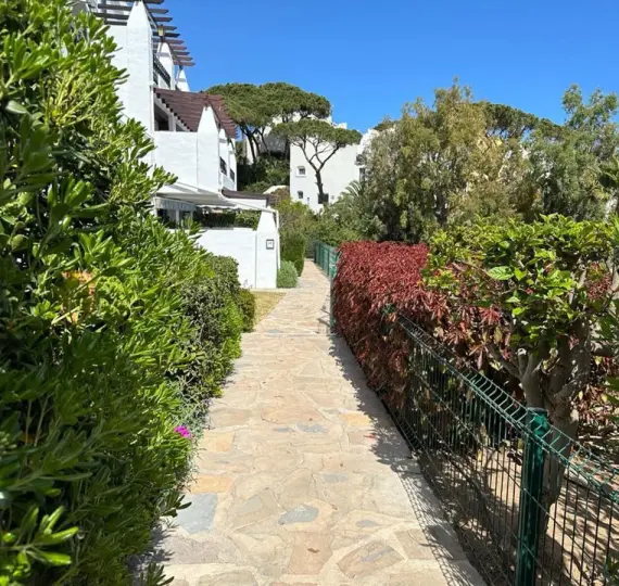 Sale of ground floor apartment in Calahonda