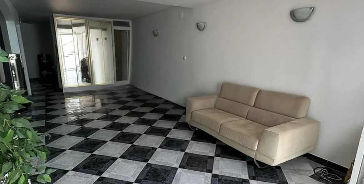 Sale of ground floor apartment in Calahonda 13