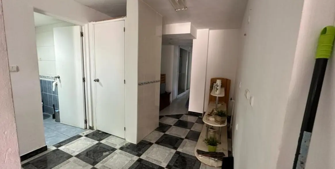 Sale of ground floor apartment in Calahonda 17