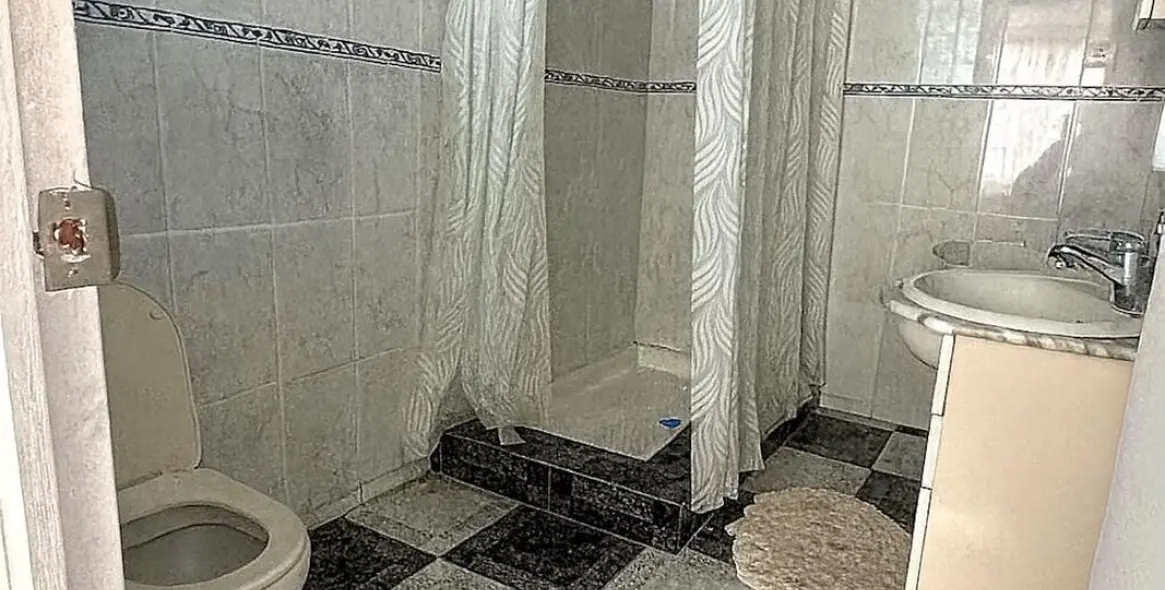 Sale of ground floor apartment in Calahonda 20