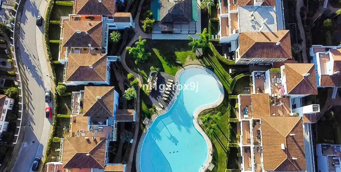 Продажа апартаментов на первом этаже в Estepona (район Estepona) 2