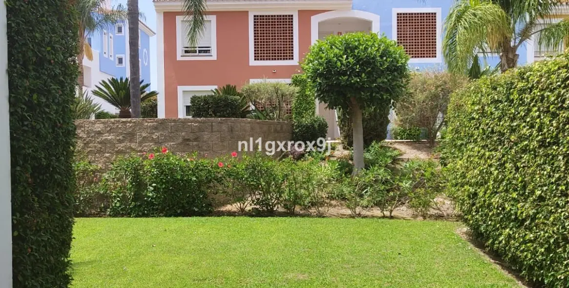 Продажа апартаментов на первом этаже в Estepona (район Estepona) 3