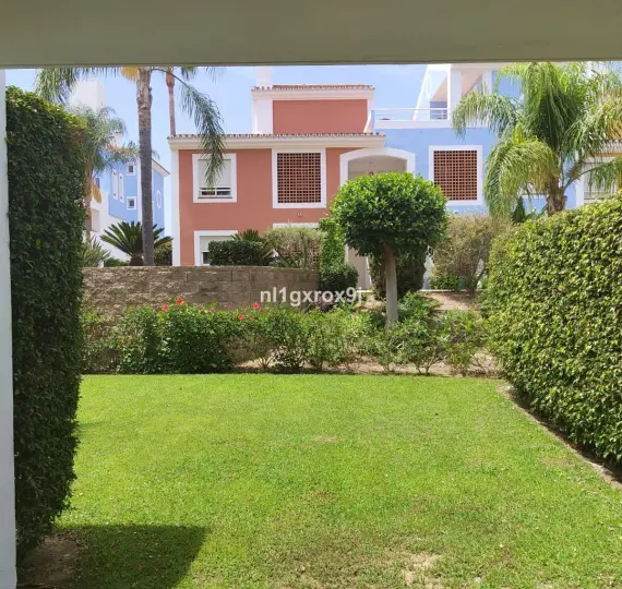 Апартаменты на первом этаже R5216530