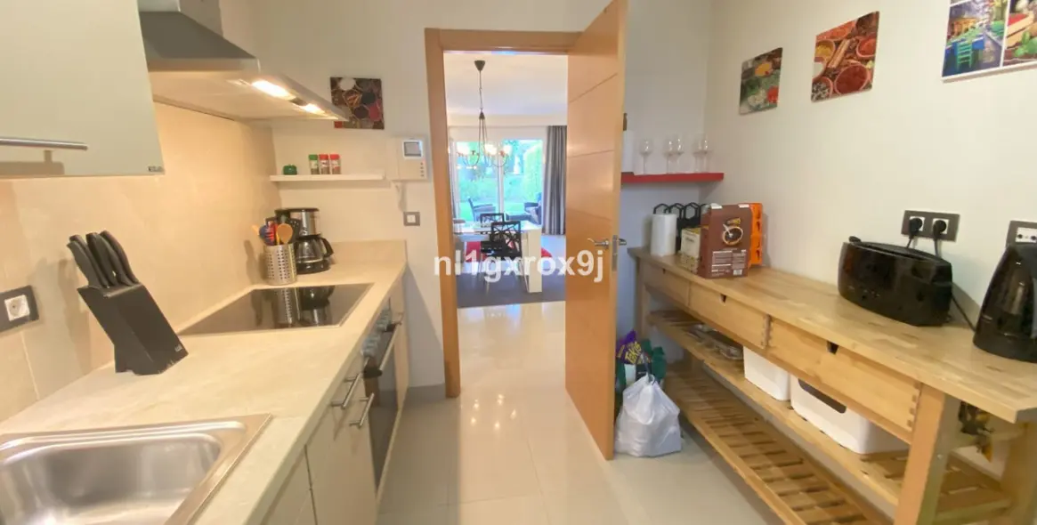 Продажа апартаментов на первом этаже в Estepona (район Estepona) 10