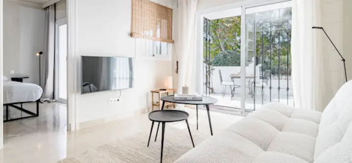 Sale of middle floor apartment in Nueva Andalucía 3