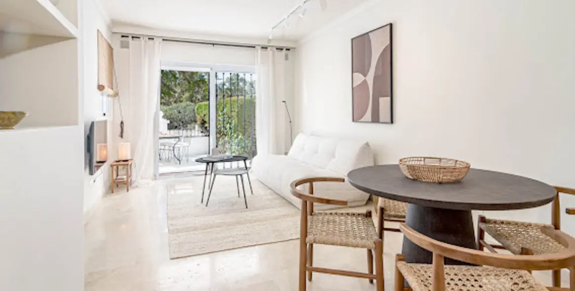 Sale of ground floor apartment in Nueva Andalucía 6