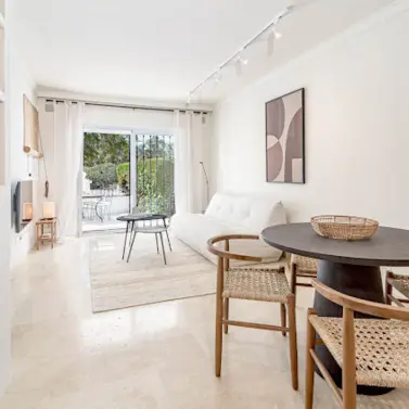 Venta de apartamento en planta baja en Nueva Andalucía