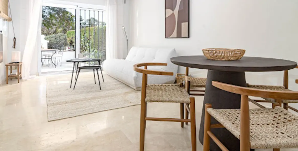 Sale of ground floor apartment in Nueva Andalucía 8
