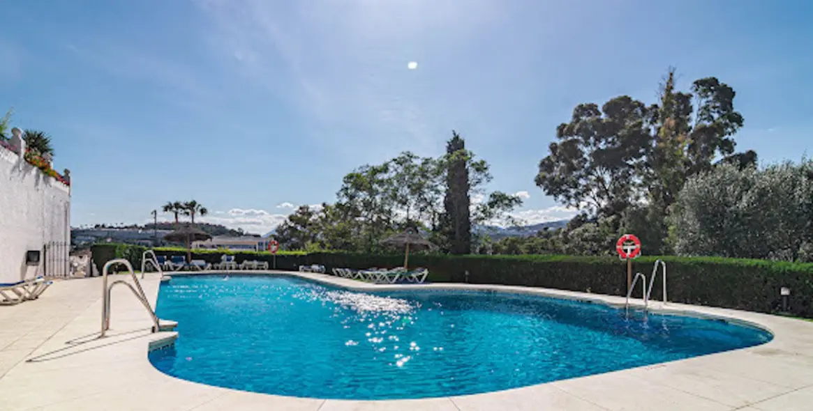 Sale of ground floor apartment in Nueva Andalucía 27