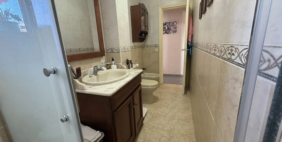 Sale of middle floor apartment in Marbella 16