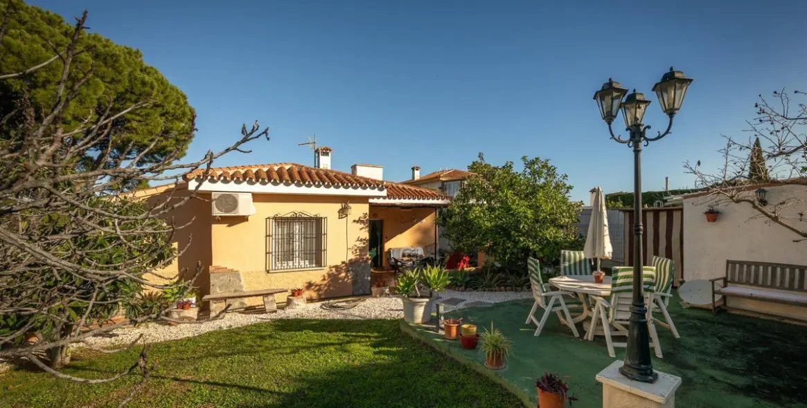 Sale of detached villa in Alhaurín el Grande 1