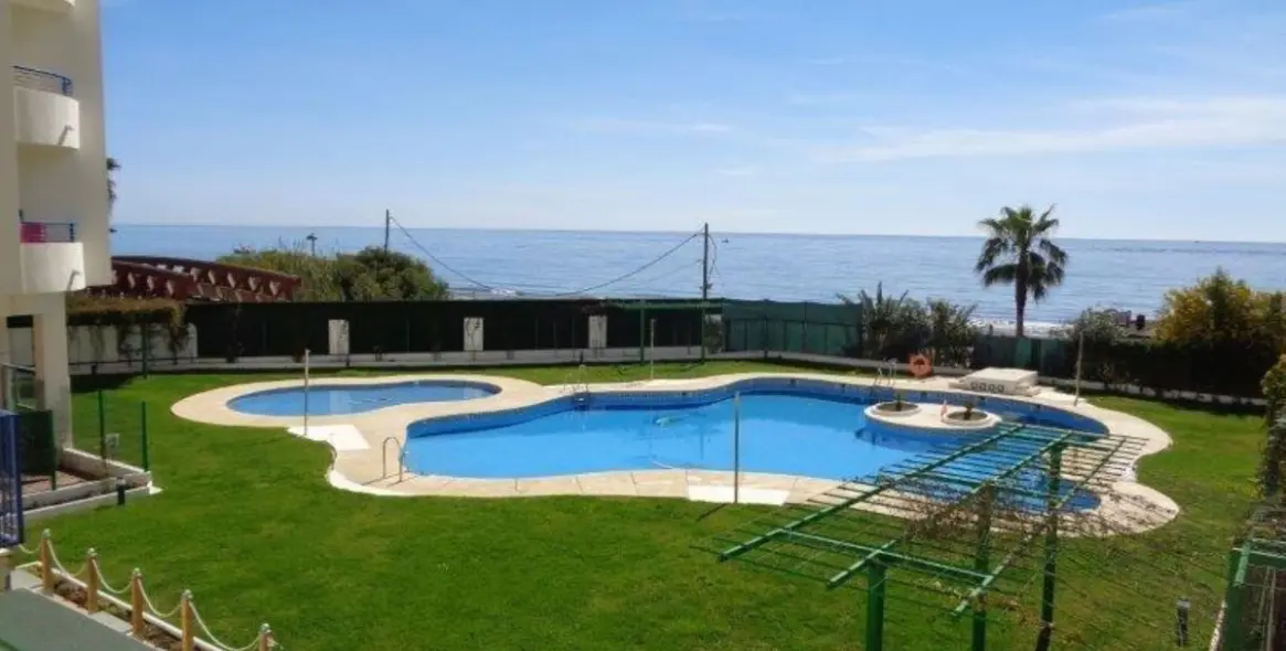 Sale of middle floor apartment in Marbella 1