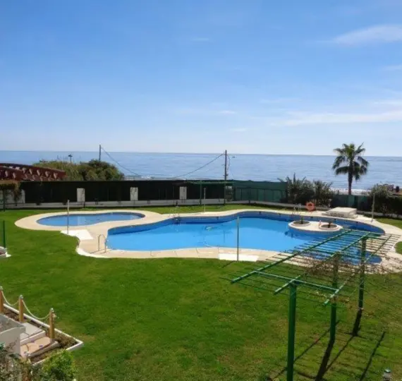 Sale of middle floor apartment in Marbella