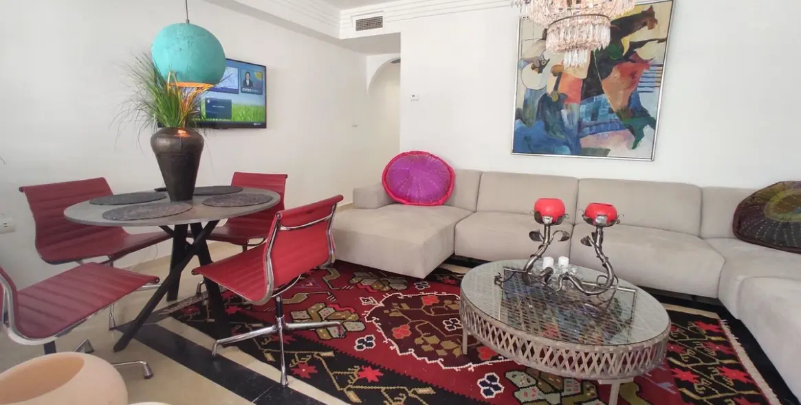 Sale of middle floor apartment in Marbella 2