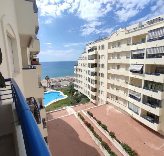 Sale of middle floor apartment in Marbella