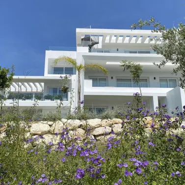Sale of middle floor apartment in Casares