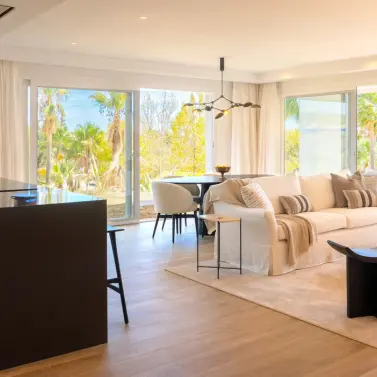 Sale of middle floor apartment in Casares