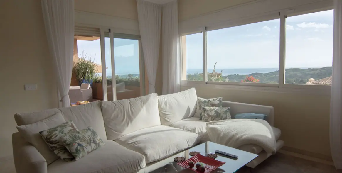 Sale of middle floor apartment in La Mairena 1