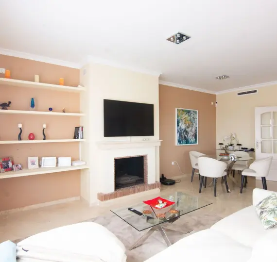 Sale of middle floor apartment in La Mairena