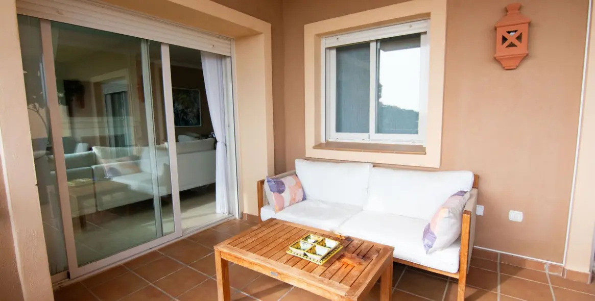 Sale of middle floor apartment in La Mairena 21