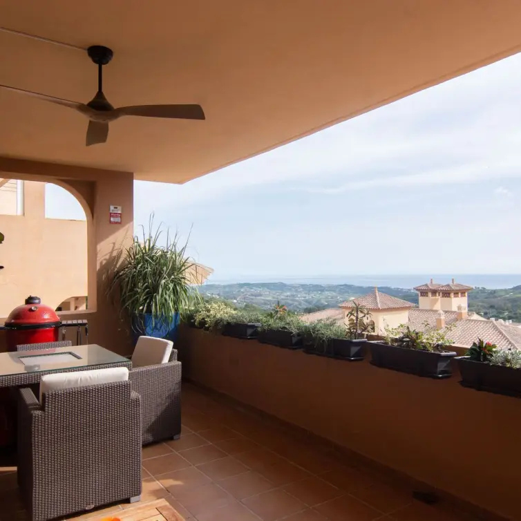 Venta de apartamento en planta media en La Mairena