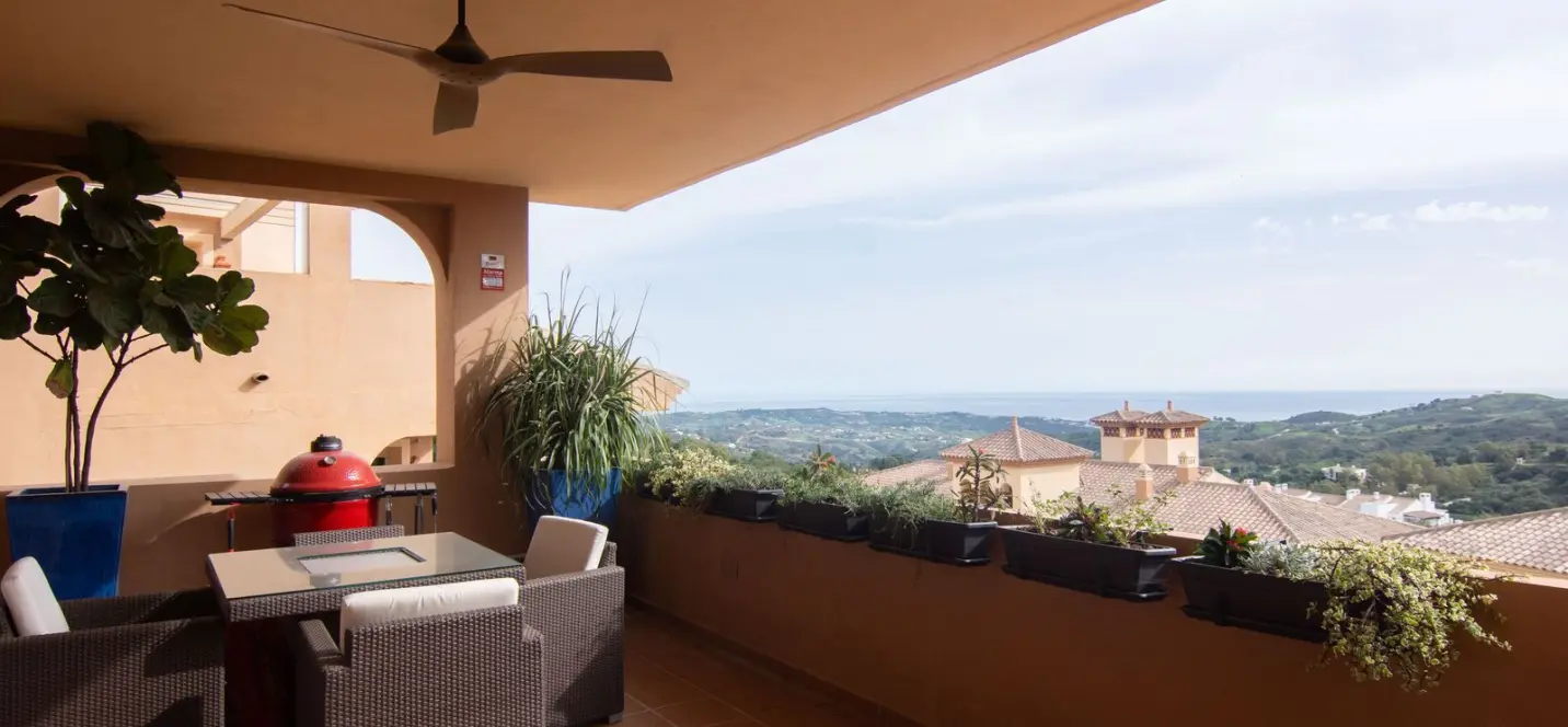 Venta de apartamento en planta media en La Mairena 1