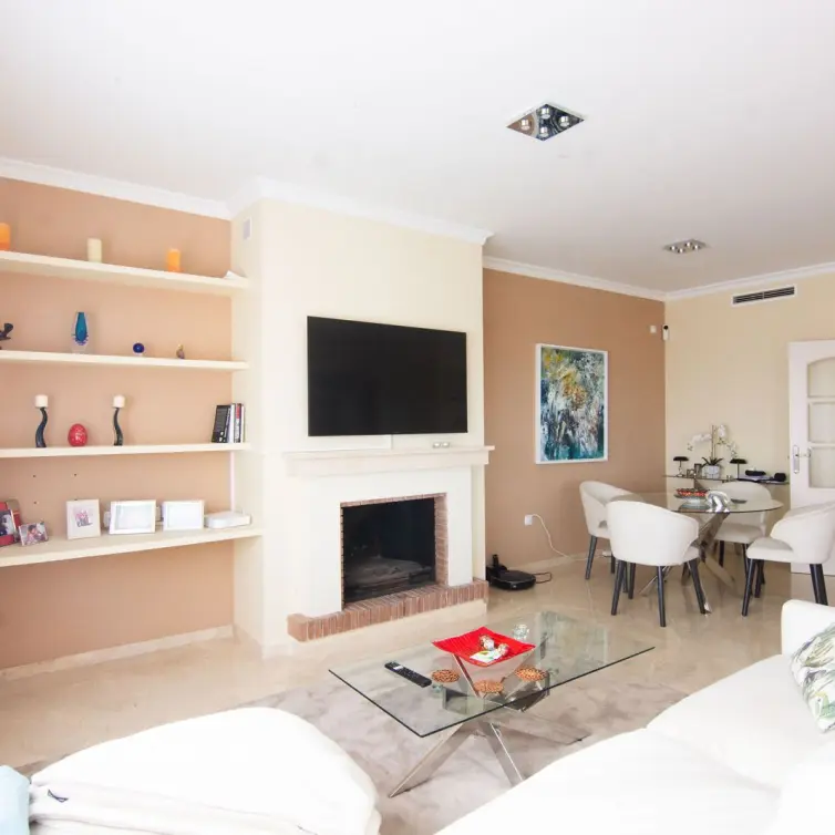 Venta de apartamento en planta media en La Mairena