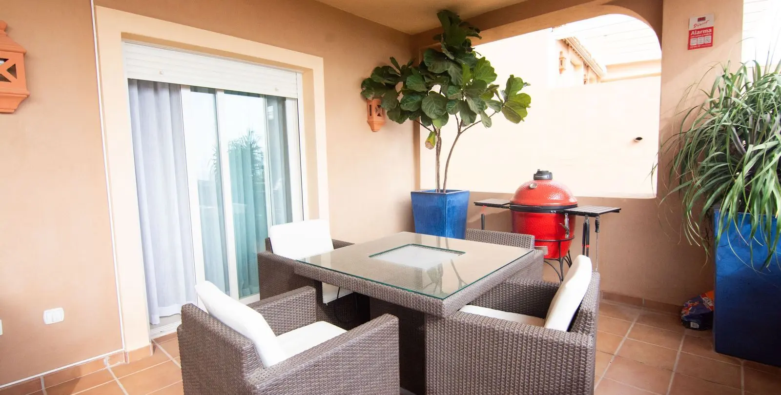 Sale of middle floor apartment in La Mairena 22