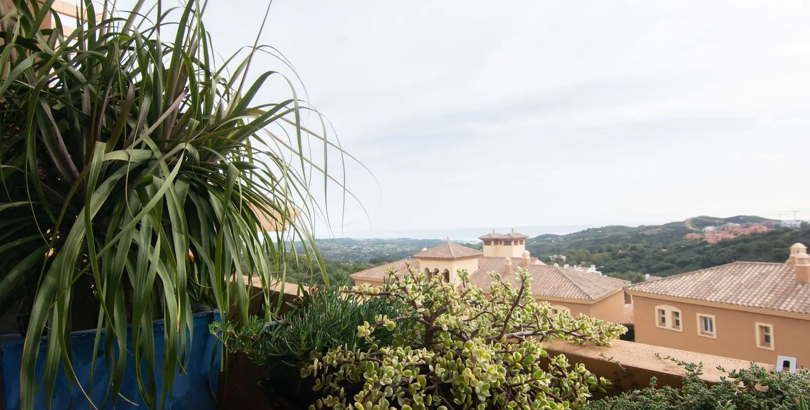 Sale of middle floor apartment in La Mairena 23