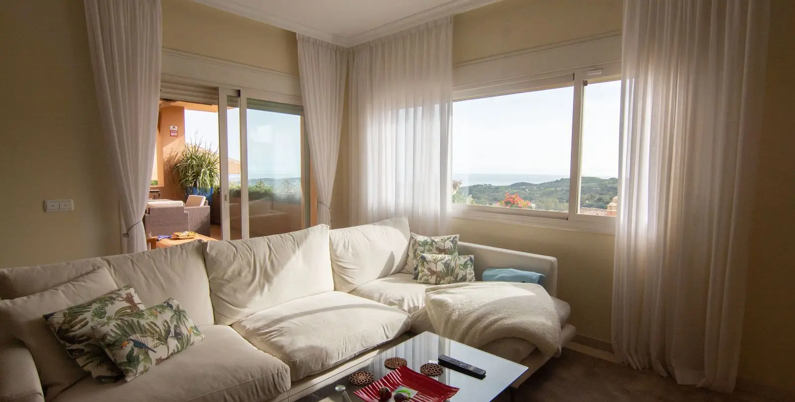 Sale of middle floor apartment in La Mairena 25
