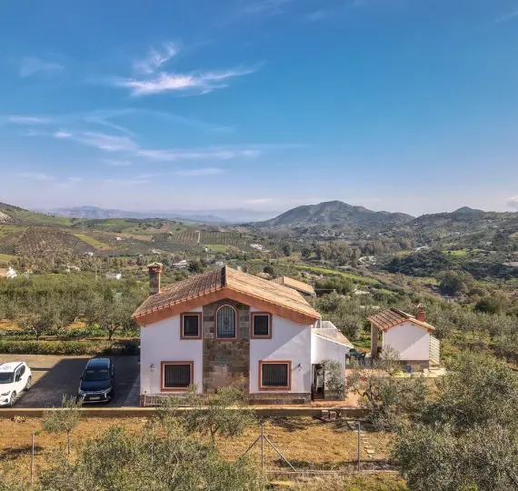 Sale of detached villa in Guaro