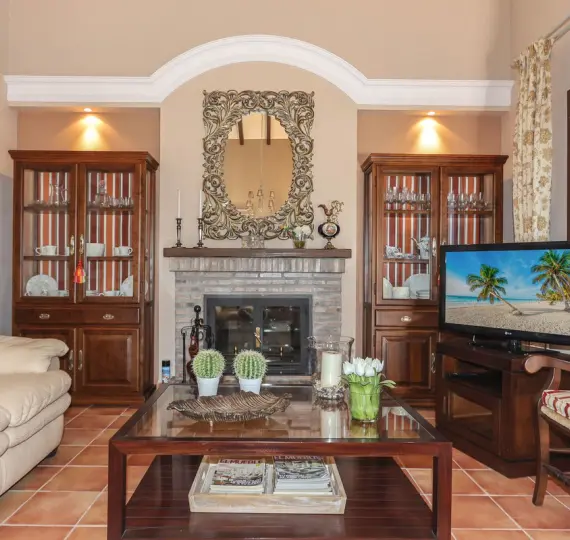 Sale of detached villa in Guaro