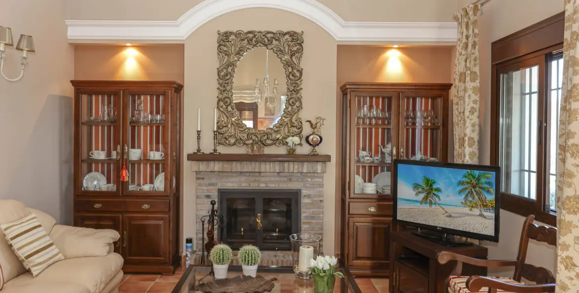 Sale of detached villa in Guaro 8