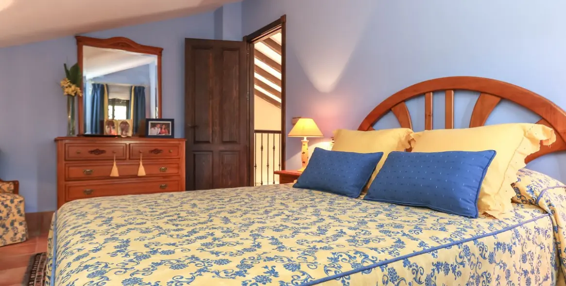 Продажа  отдельно стоящей виллы в Guaro 21