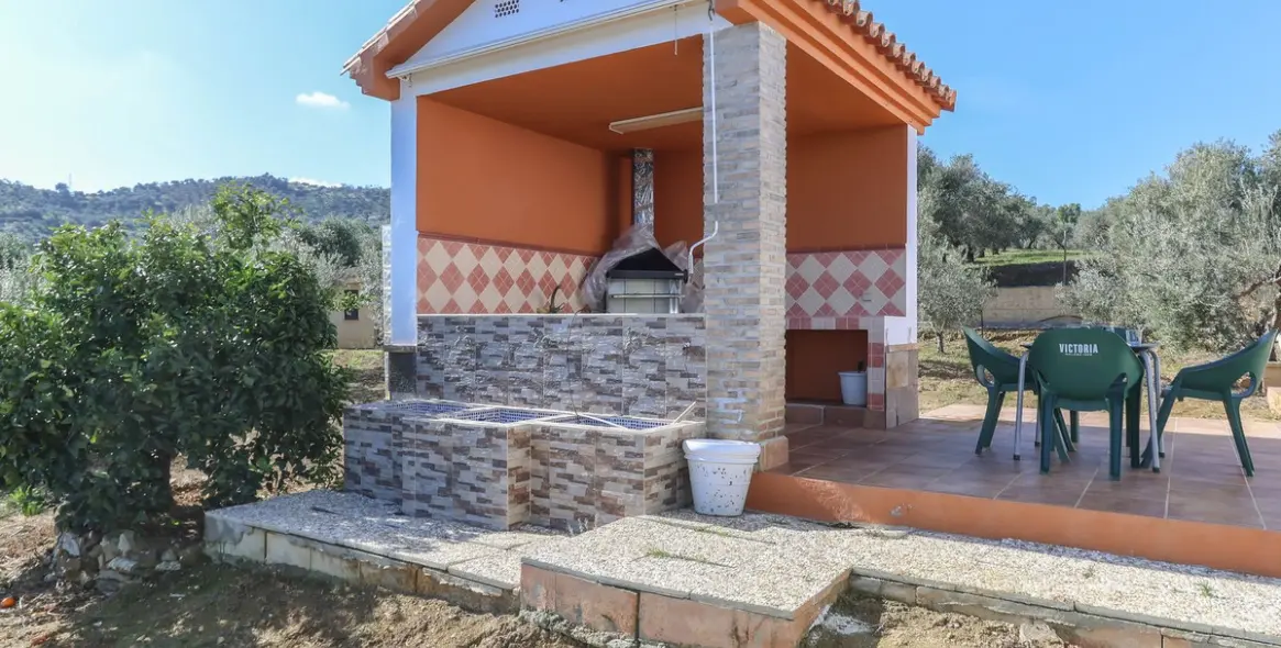 Продажа  отдельно стоящей виллы в Guaro 36