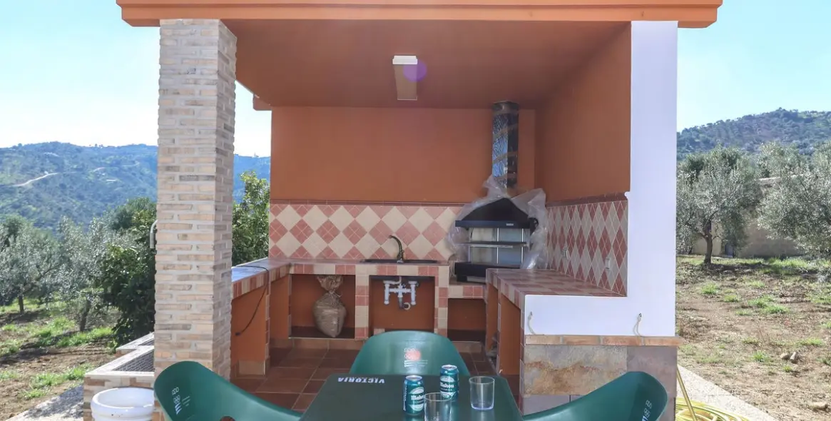 Продажа  отдельно стоящей виллы в Guaro 61